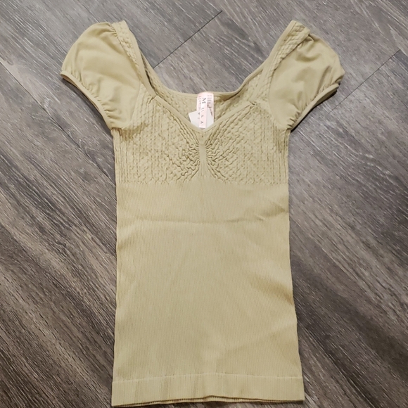 Fitted Top - Picture 6 of 8